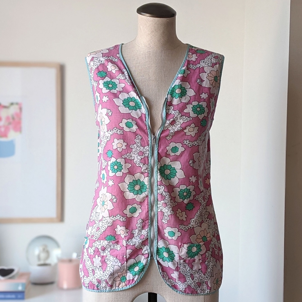 vintage 70s pink pastel flower power vest, medium